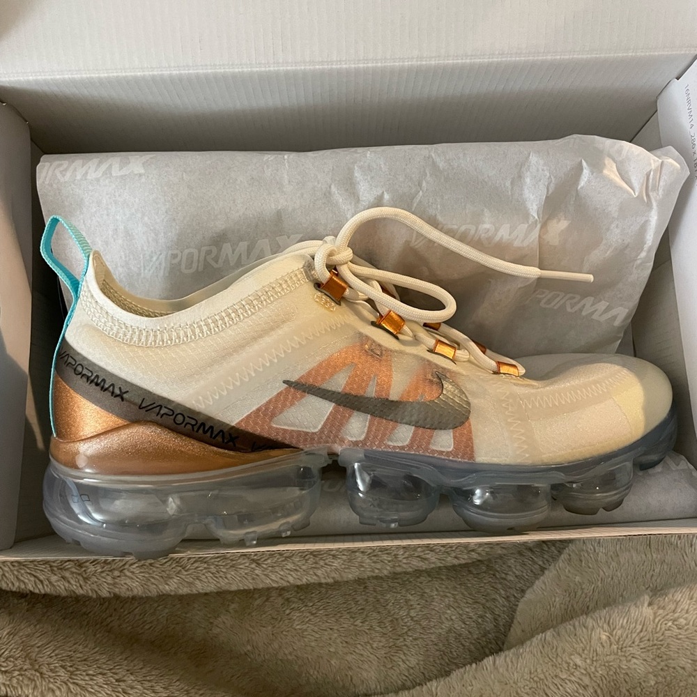 Nike women’s Air Vapor Max